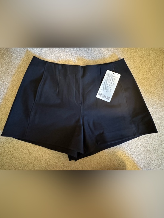 lululemon athletica Pants - Lululemon Utilitech Relaxed-Fit High-Rise Short 3.5"